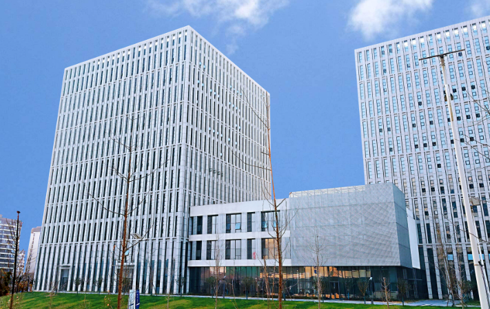 企业官网与微信小程序一体化开发：广东微快技术选型与部署实践